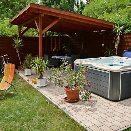 Villa Terrazza Balatongyörök エクステリア 写真