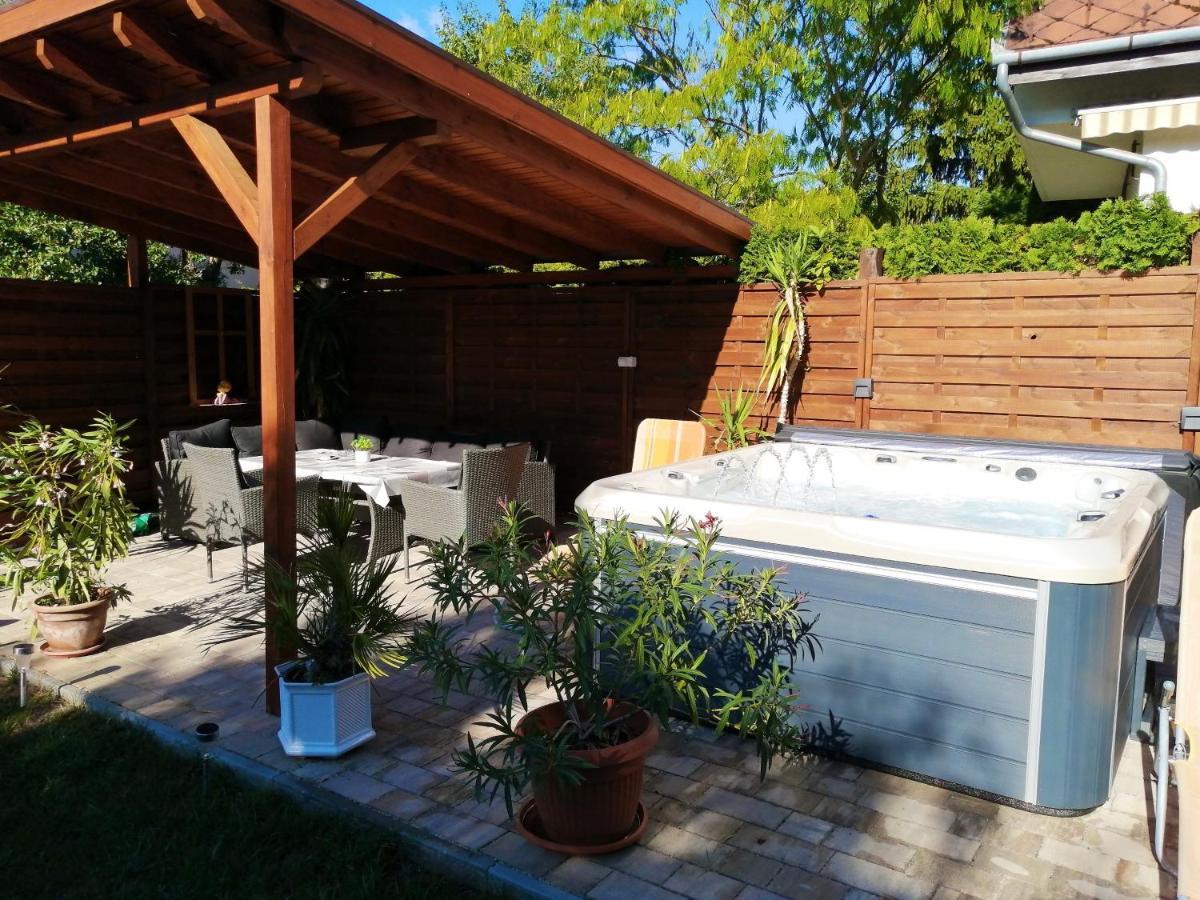 Villa Terrazza Balatongyörök エクステリア 写真
