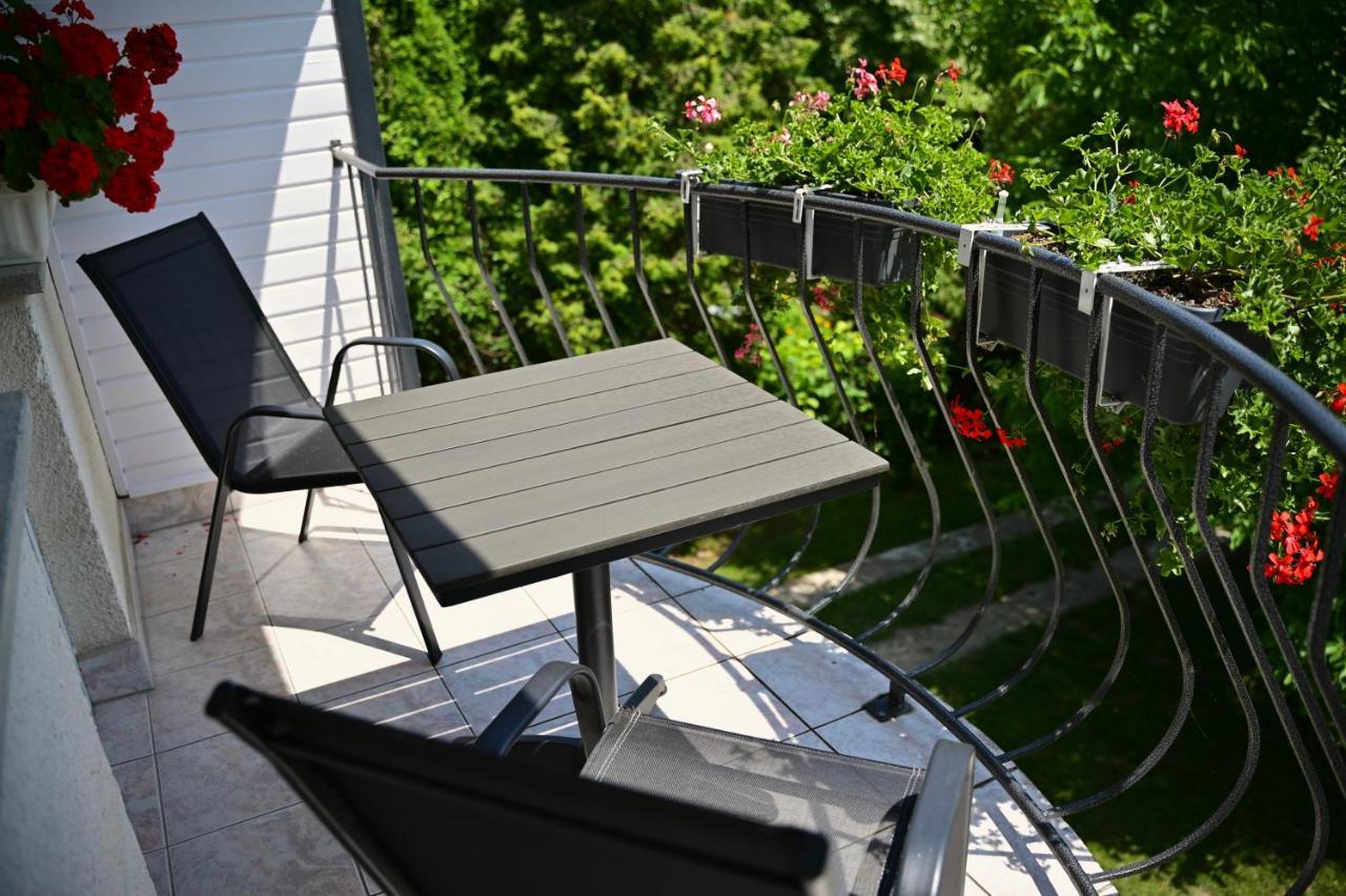 Villa Terrazza Balatongyörök エクステリア 写真