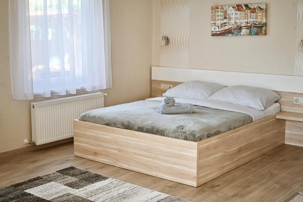 Villa Terrazza Balatongyörök エクステリア 写真