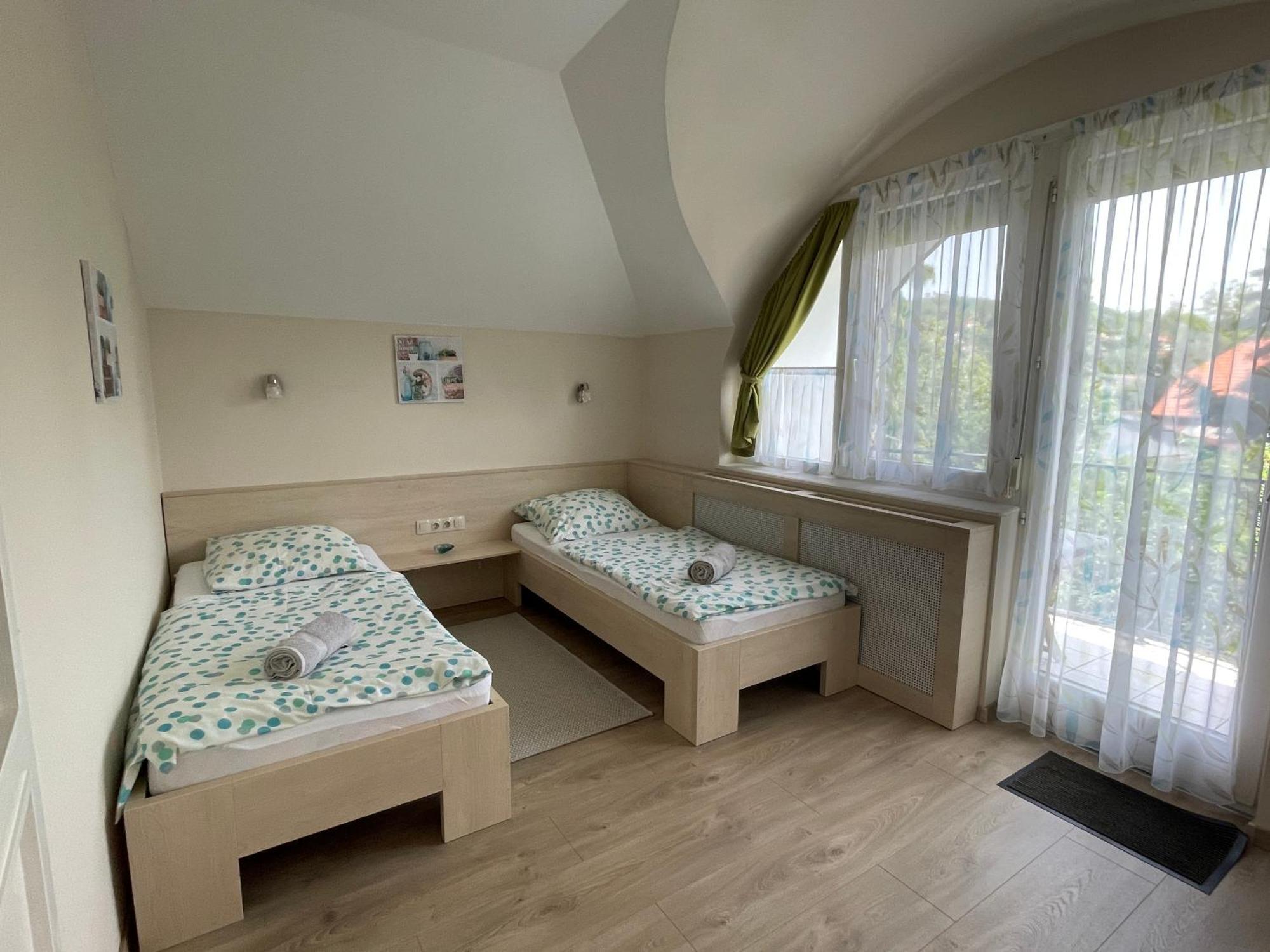 Villa Terrazza Balatongyörök エクステリア 写真